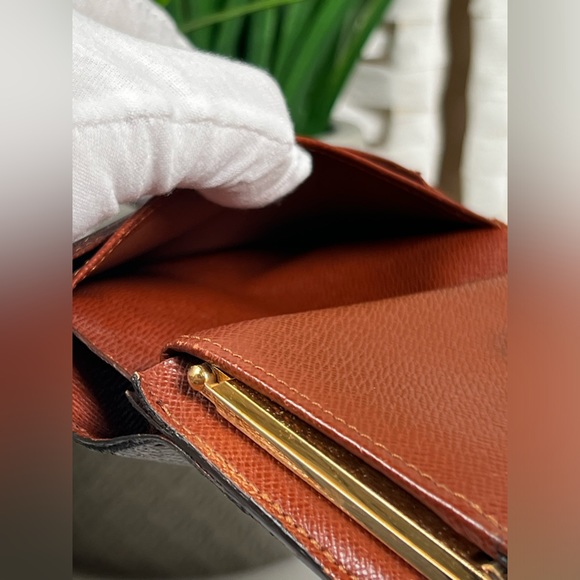 Vintage Louis Vuitton Monogram Viennois Wallet (2001) - Picture 14 of 17